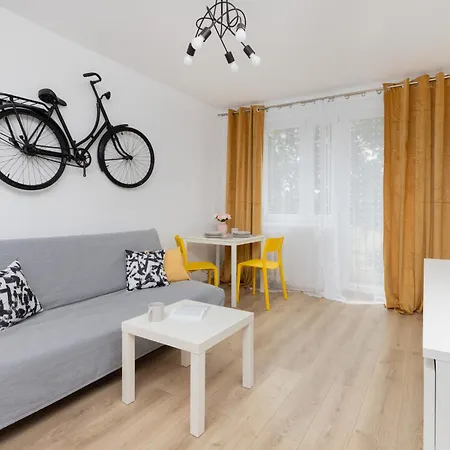 Sunny Opolska With Balcony In By Renters Apartamento Gdansk