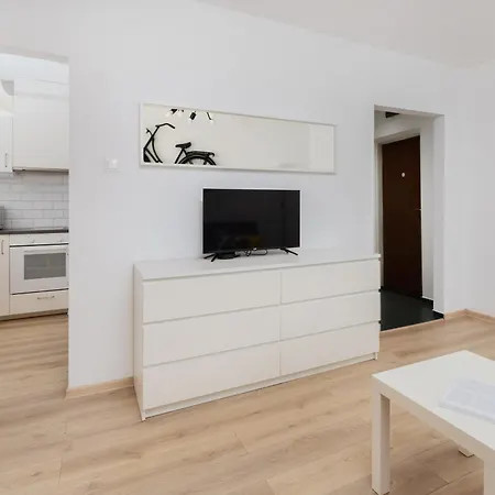 Sunny Opolska With Balcony In By Renters Gdansk