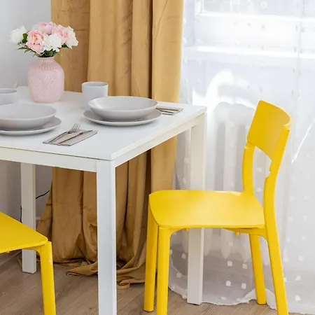 Sunny Studio Opolska With Balcony In By Renters דירה *