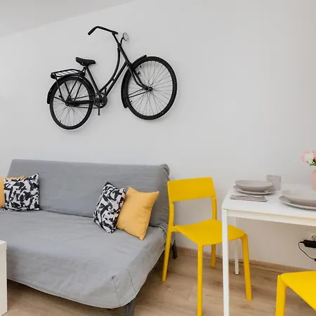 דירה Sunny Studio Opolska With Balcony In By Renters