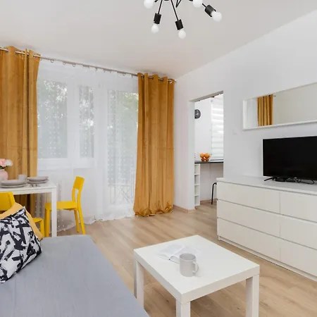 Sunny Opolska With Balcony In By Renters 公寓