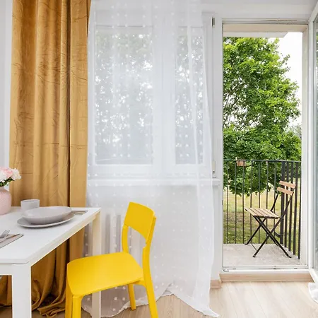 Sunny Opolska With Balcony In By Renters 公寓